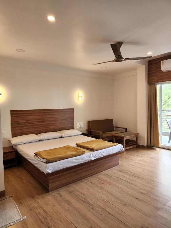 Regal Panhala Residency Hotel Exterior photo