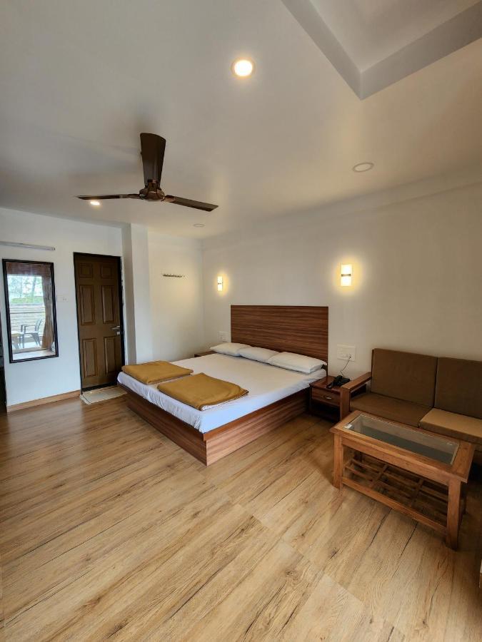 Regal Panhala Residency Hotel Exterior photo