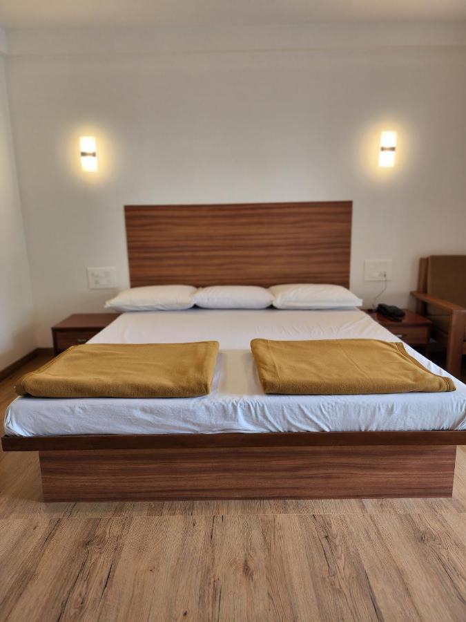 Regal Panhala Residency Hotel Exterior photo
